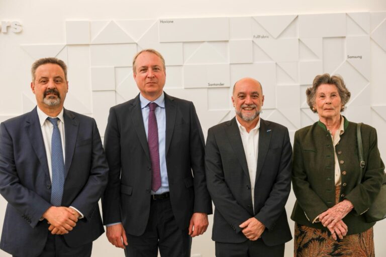 Hovione doa 750 mil euros e impulsiona expansão do campus da NOVA FCT